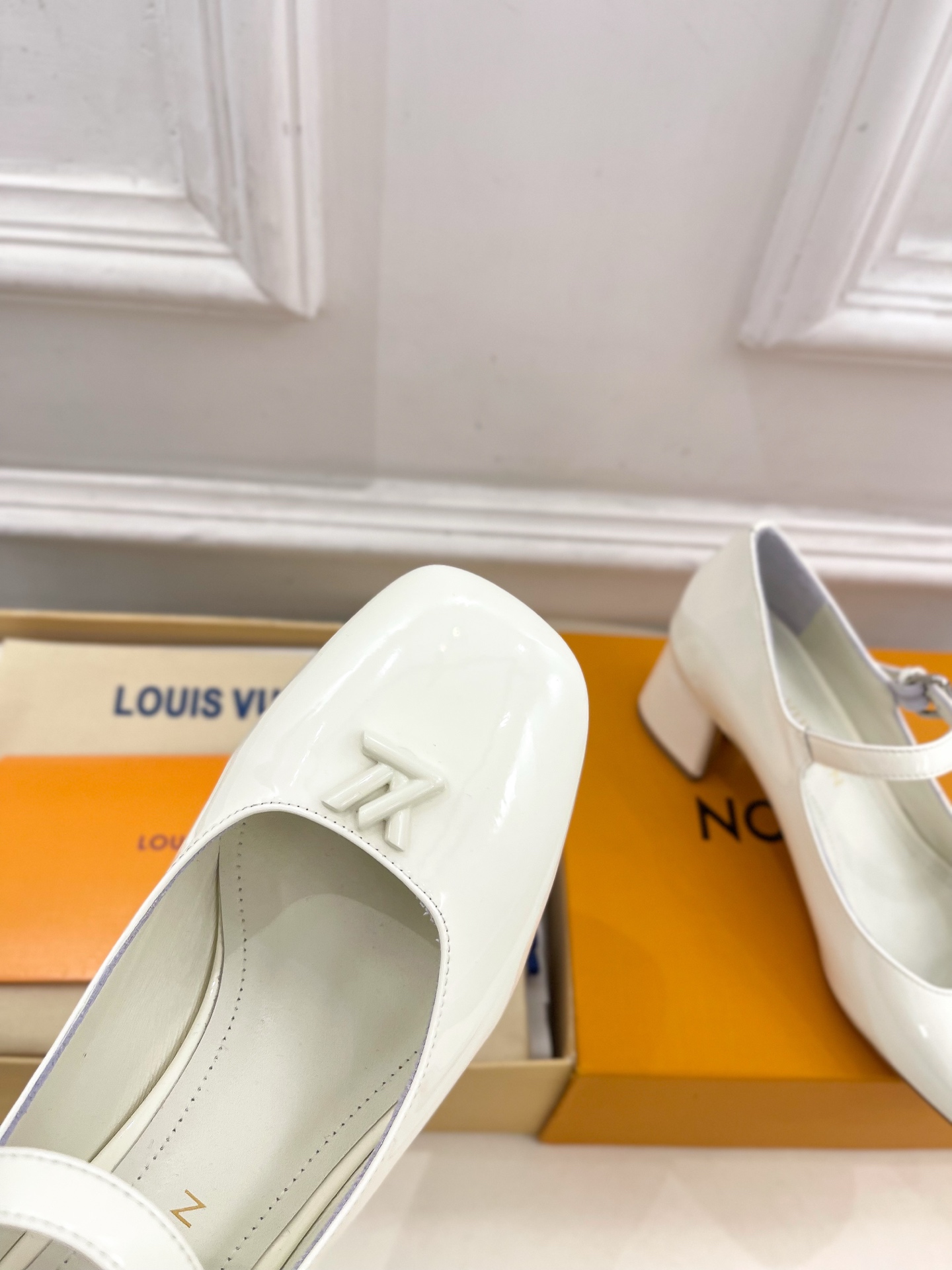 Women's high heels